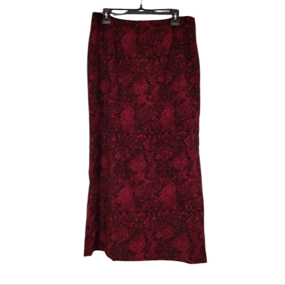 Studio C red & black damask design maxi Skirt. See measurements for size.